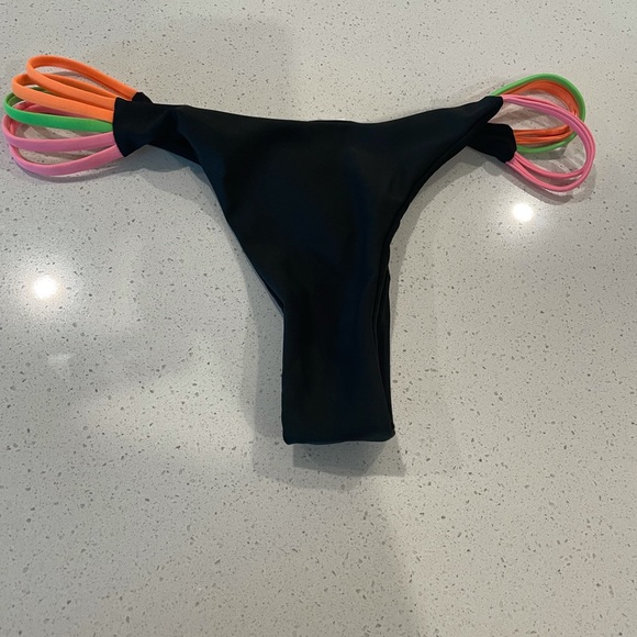 Zaful and Romwe bottoms that came with swim tops I bought. - Picture 5 of 7